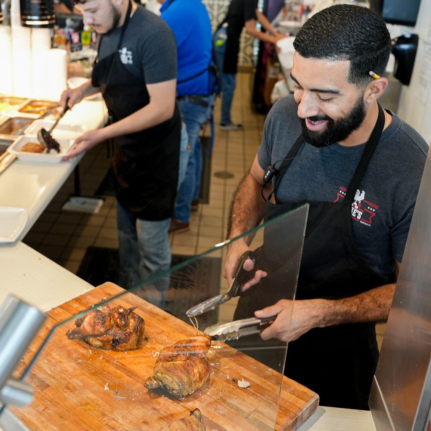 We love what we do ❤️ And we are 100% committed to provide you with the best service and chicken in Fayetteville! 😄
#fabesroastingco #rotisseriechicken #polloalabrasa #pollosaltado #fayetteville #fayettevillenc #fortbragg #fayettevillestateuniversi